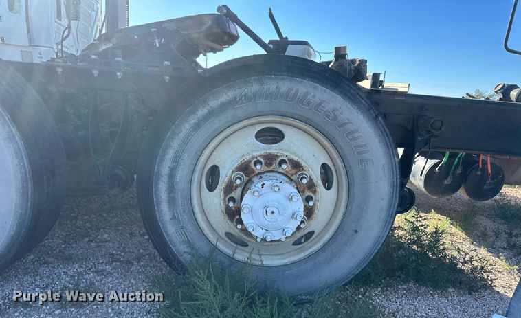 image for item DH1839 2011 International ProStar Premium  semi truck