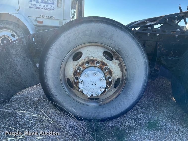 image for item DH1839 2011 International ProStar Premium  semi truck