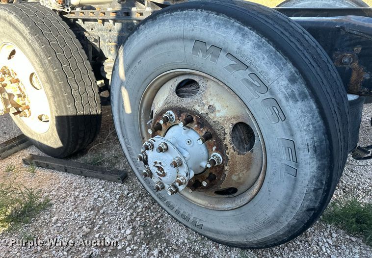 image for item DH1839 2011 International ProStar Premium  semi truck