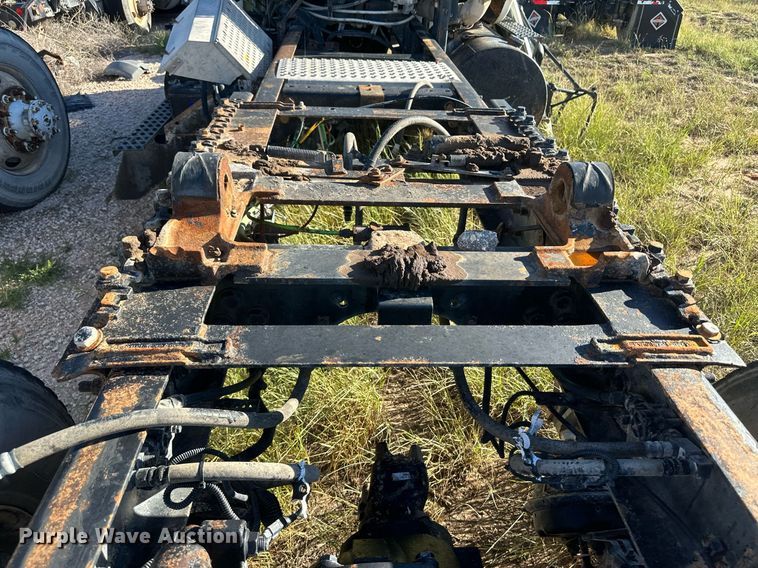 image for item DH1840 2007 International 8600  semi truck