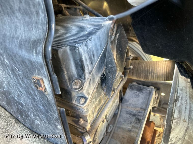 image for item DH1840 2007 International 8600  semi truck