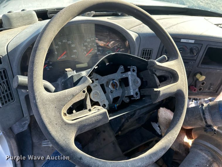 image for item DH1840 2007 International 8600  semi truck