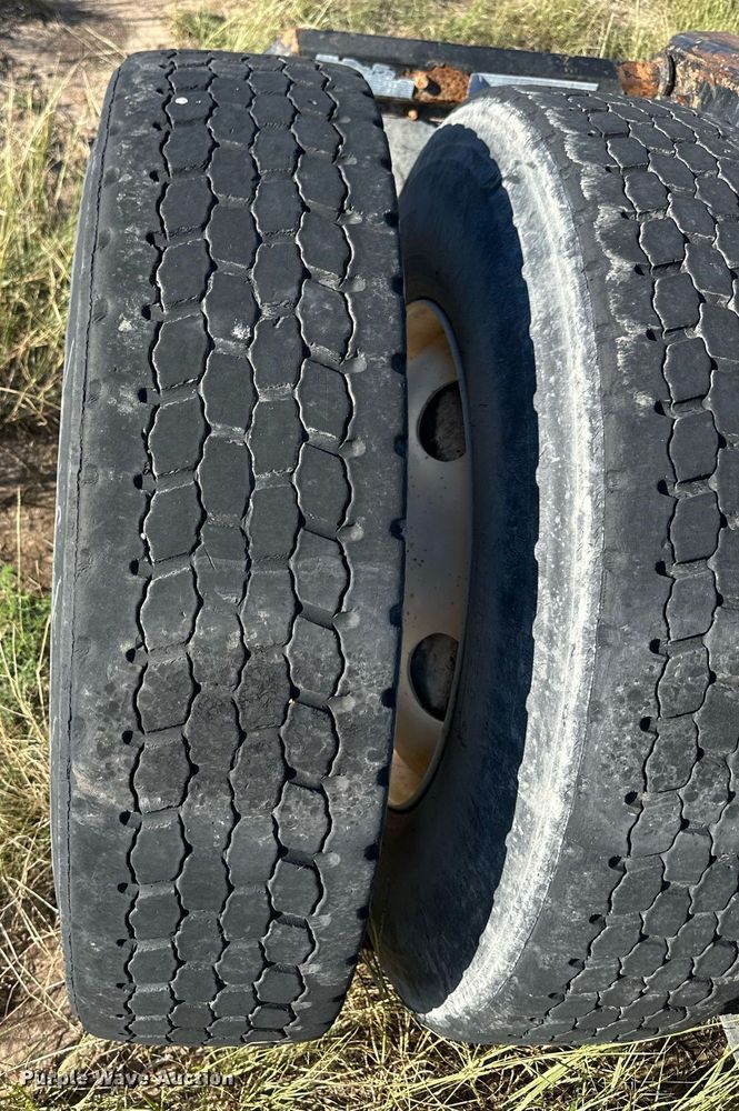 image for item DH1840 2007 International 8600  semi truck