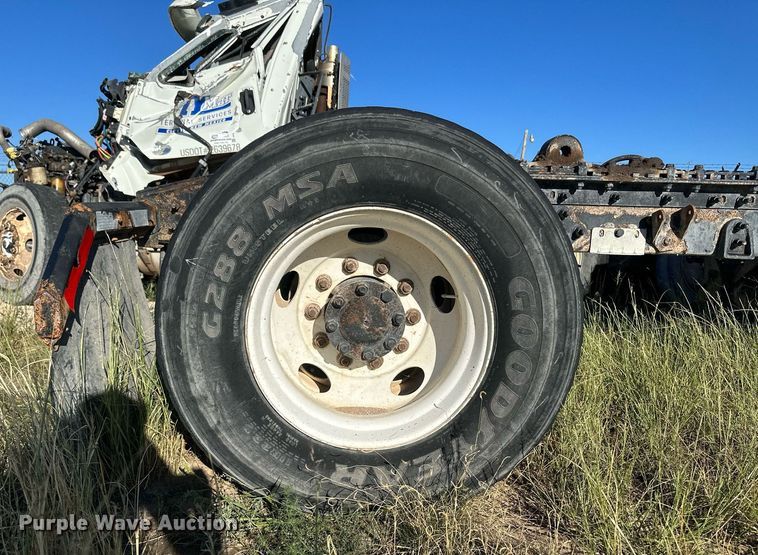 image for item DH1840 2007 International 8600  semi truck