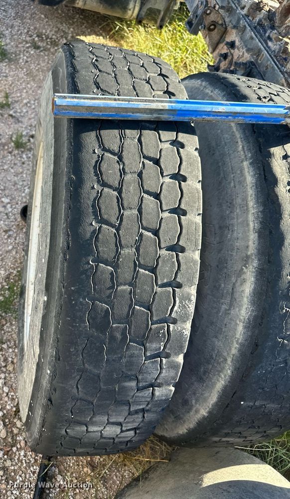 image for item DH1840 2007 International 8600  semi truck