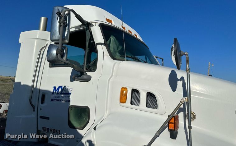 image for item DH1841 2007 Sterling AT9500  semi truck