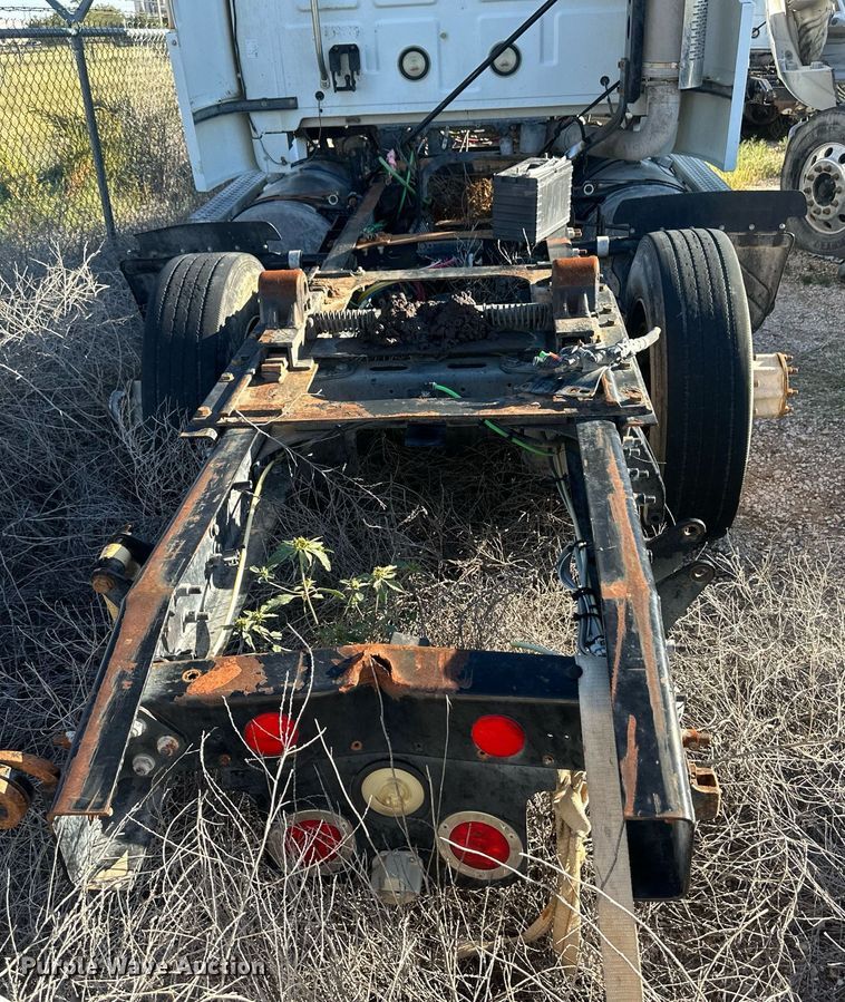 image for item DH1841 2007 Sterling AT9500  semi truck