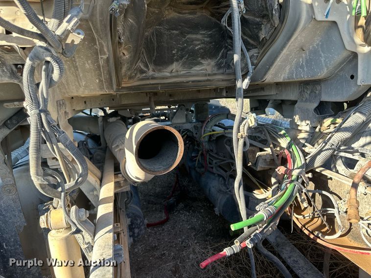 image for item DH1841 2007 Sterling AT9500  semi truck