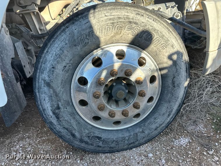 image for item DH1841 2007 Sterling AT9500  semi truck