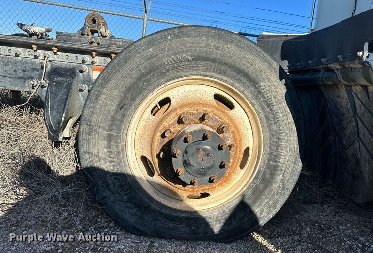 image for item DH1841 2007 Sterling AT9500  semi truck