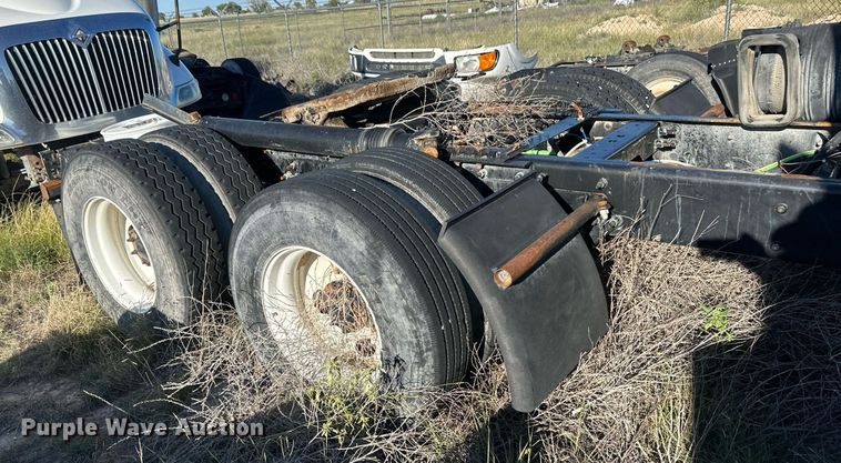 image for item DH1842 2013 International 8600  semi truck