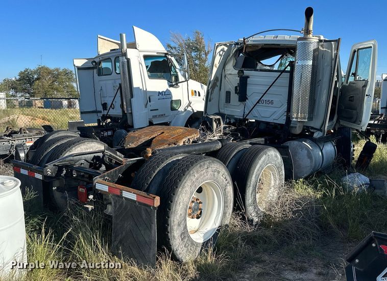 image for item DH1842 2013 International 8600  semi truck