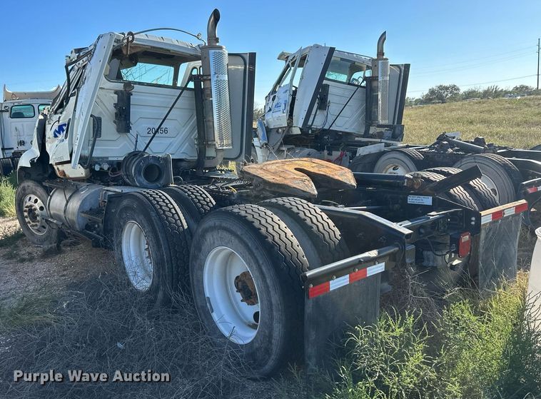 image for item DH1842 2013 International 8600  semi truck