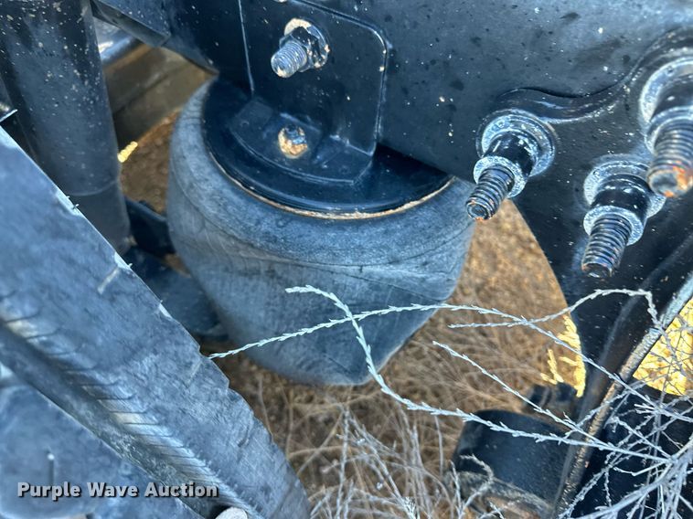 image for item DH1842 2013 International 8600  semi truck