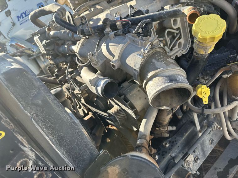 image for item DH1842 2013 International 8600  semi truck