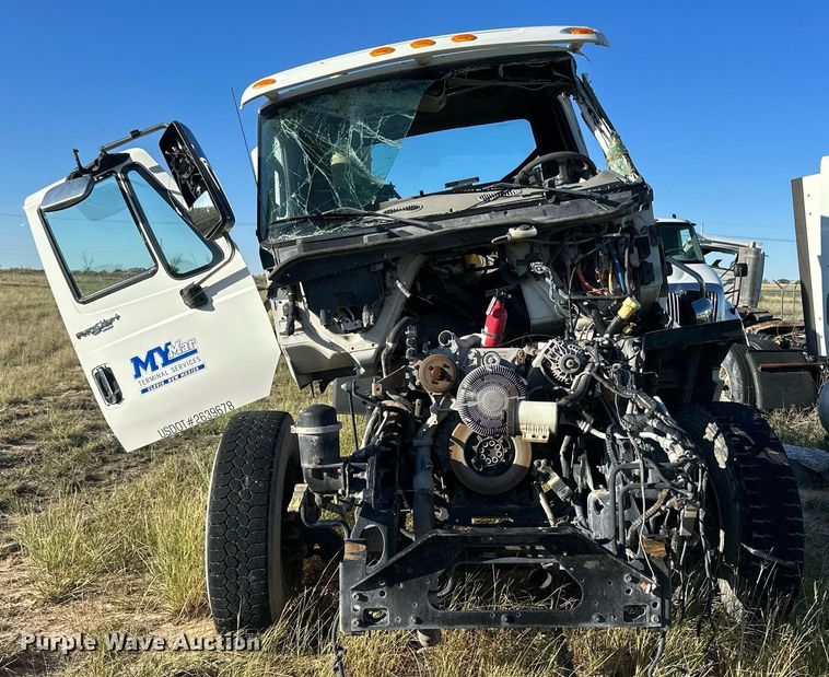 image for item DH1843 2011 International ProStar Plus  semi truck