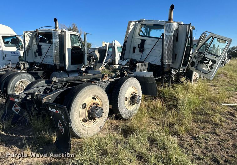 image for item DH1843 2011 International ProStar Plus  semi truck