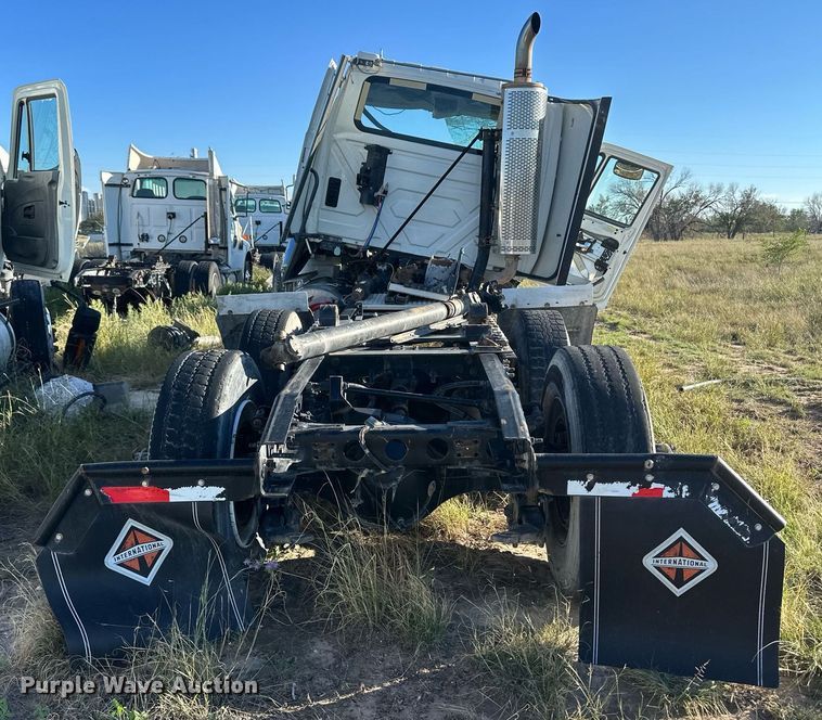 image for item DH1843 2011 International ProStar Plus  semi truck