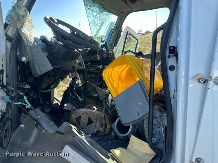 image for item DH1843 2011 International ProStar Plus  semi truck