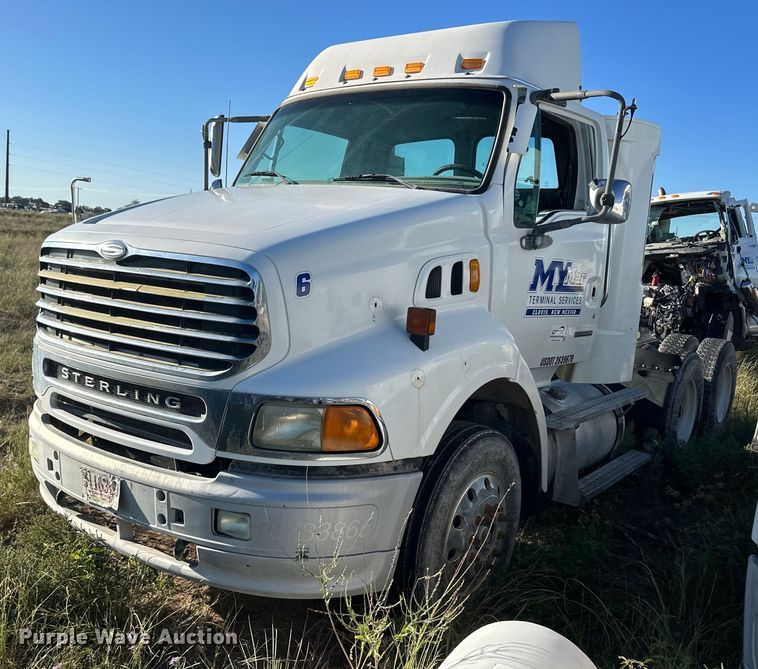 image for item DH1844 2007 Sterling AT9500  semi truck
