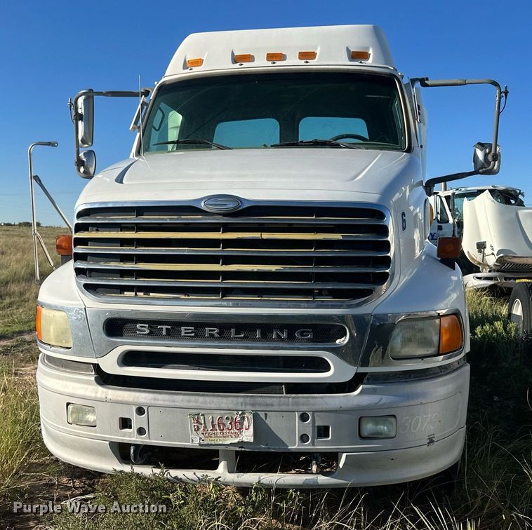 image for item DH1844 2007 Sterling AT9500  semi truck