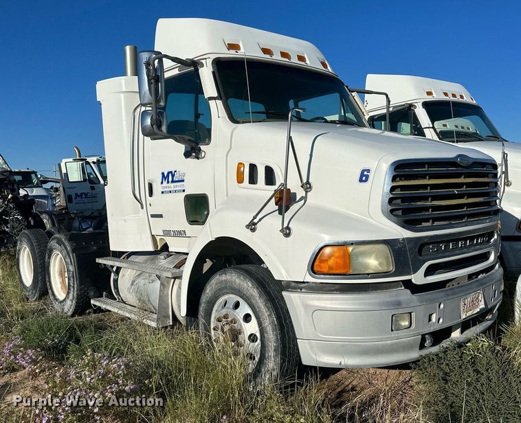 image for item DH1844 2007 Sterling AT9500  semi truck