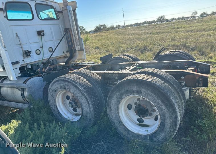 image for item DH1844 2007 Sterling AT9500  semi truck