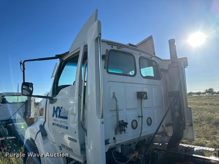 image for item DH1844 2007 Sterling AT9500  semi truck