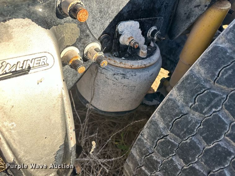 image for item DH1844 2007 Sterling AT9500  semi truck