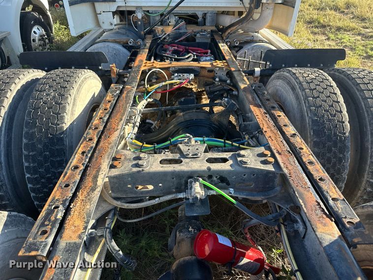 image for item DH1844 2007 Sterling AT9500  semi truck