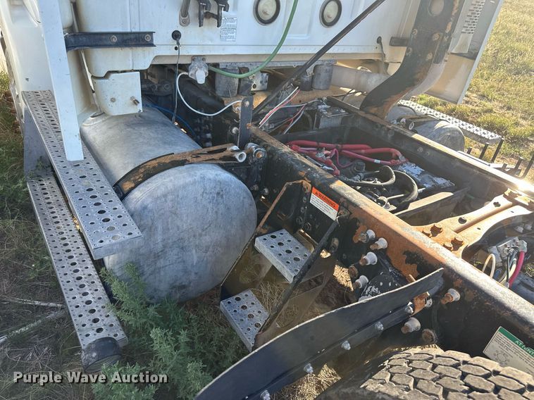 image for item DH1844 2007 Sterling AT9500  semi truck