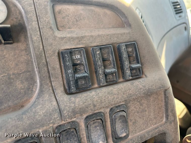 image for item DH1844 2007 Sterling AT9500  semi truck