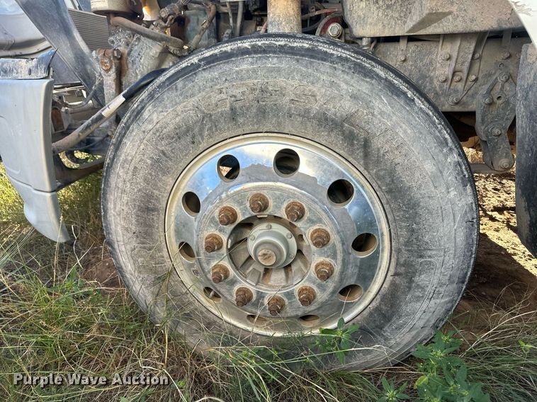 image for item DH1844 2007 Sterling AT9500  semi truck