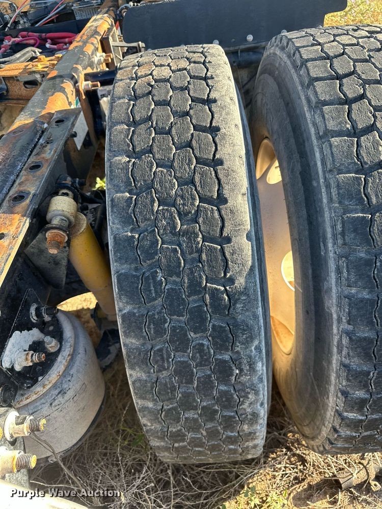 image for item DH1844 2007 Sterling AT9500  semi truck