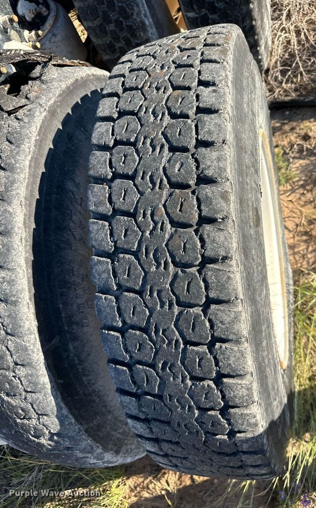 image for item DH1844 2007 Sterling AT9500  semi truck