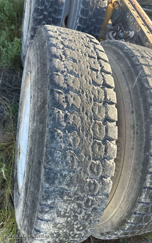 image for item DH1844 2007 Sterling AT9500  semi truck