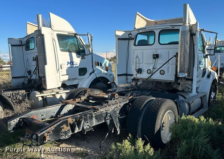 image for item DH1845 2007 Sterling AT9500  semi truck