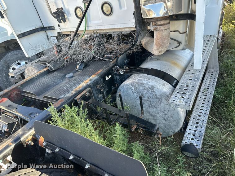 image for item DH1845 2007 Sterling AT9500  semi truck