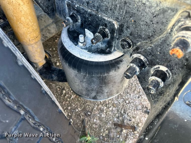 image for item DH1845 2007 Sterling AT9500  semi truck