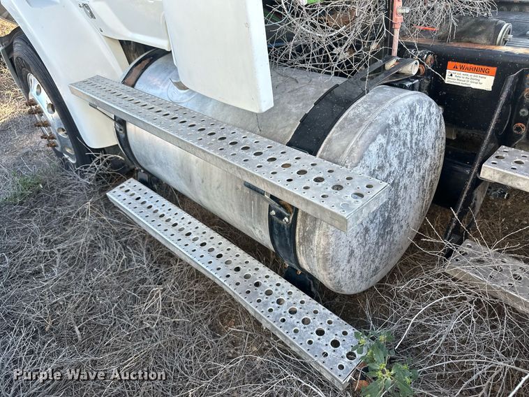 image for item DH1845 2007 Sterling AT9500  semi truck