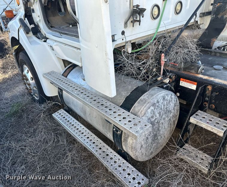 image for item DH1845 2007 Sterling AT9500  semi truck