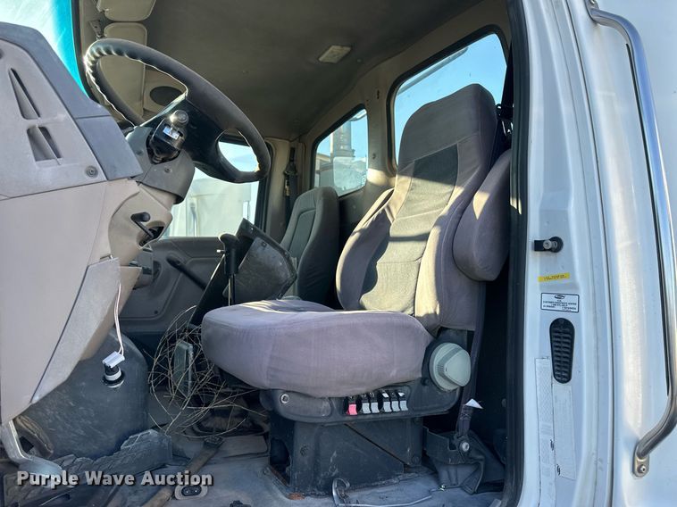 image for item DH1845 2007 Sterling AT9500  semi truck