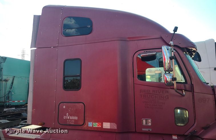 image for item DK4114 2005 Freightliner Columbia  semi truck