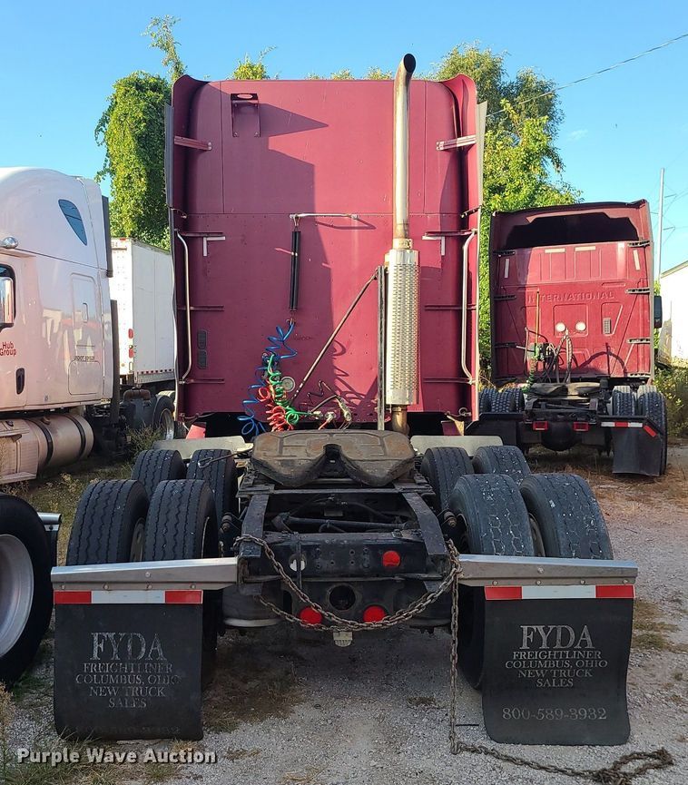 image for item DK4114 2005 Freightliner Columbia  semi truck