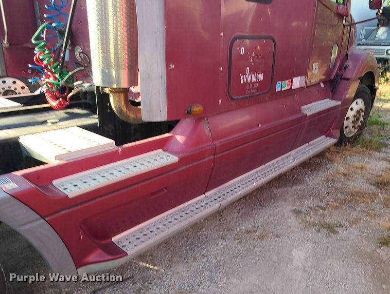 image for item DK4114 2005 Freightliner Columbia  semi truck