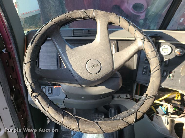 image for item DK4114 2005 Freightliner Columbia  semi truck