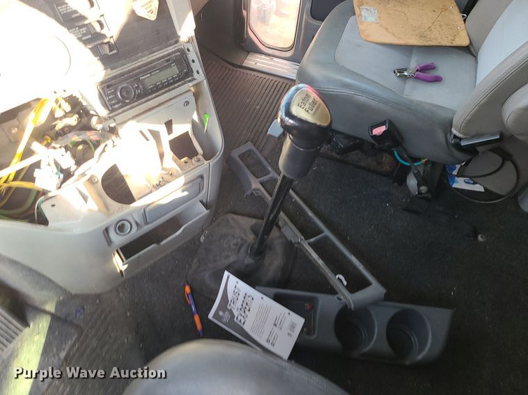 image for item DK4114 2005 Freightliner Columbia  semi truck