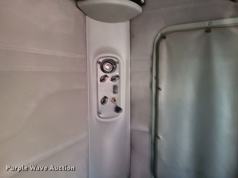 image for item DK4114 2005 Freightliner Columbia  semi truck