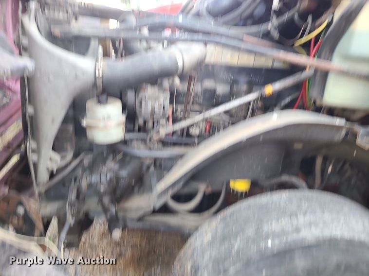 image for item DK4114 2005 Freightliner Columbia  semi truck