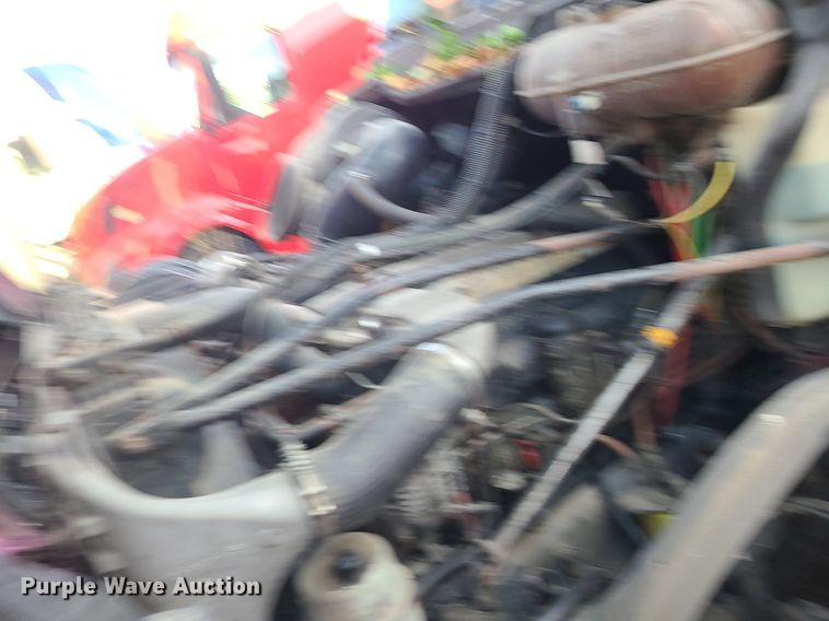 image for item DK4114 2005 Freightliner Columbia  semi truck